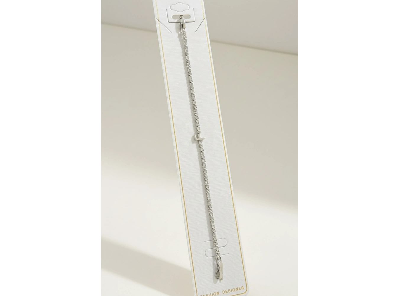 Gümüş Renk F Harfli Taş Detaylı Çelik Bileklik