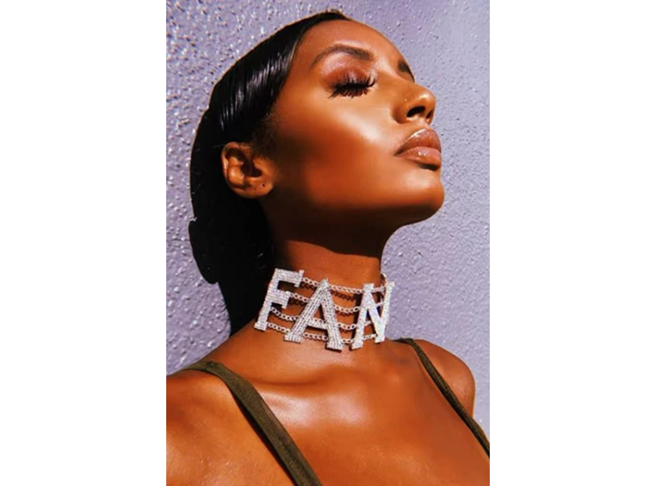 Gümüş Renk FAN Yazılı Taş Detaylı Choker Kolye