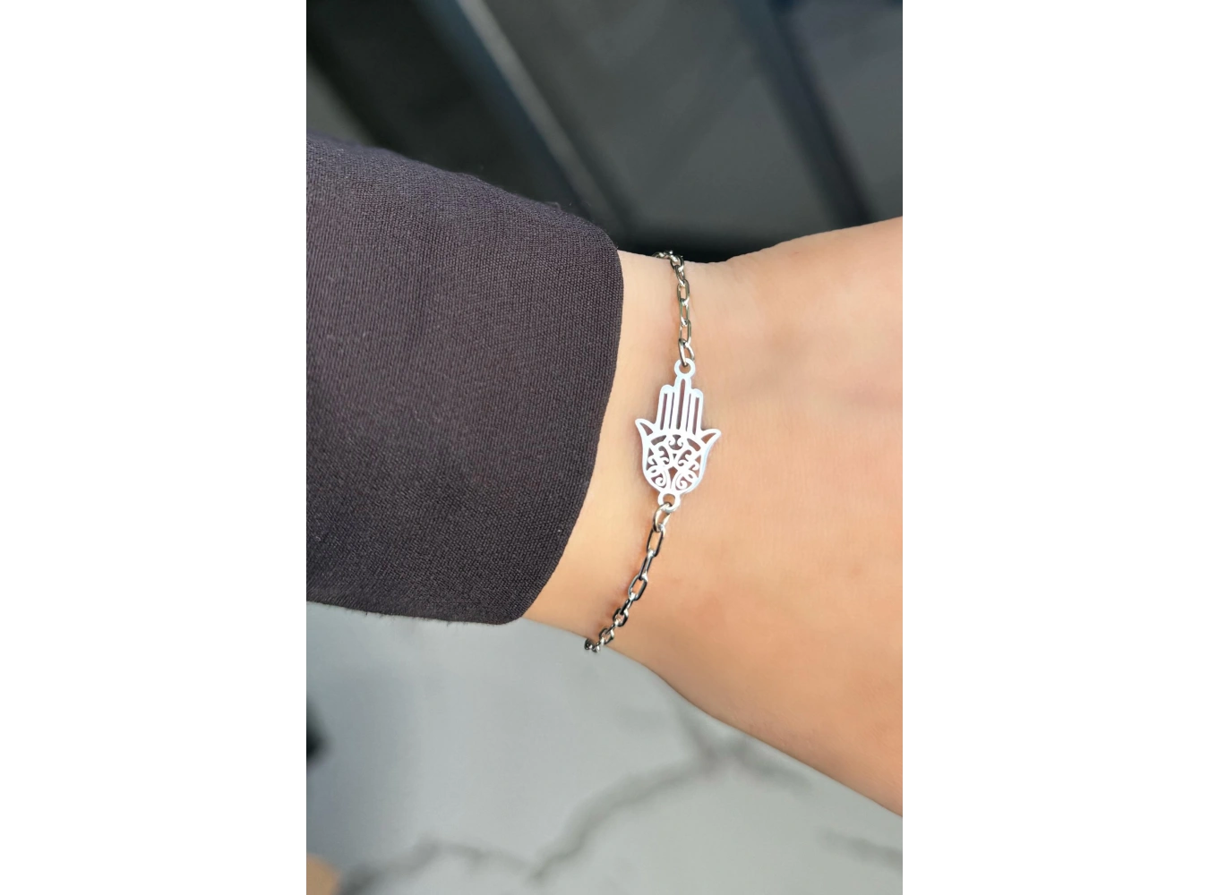 Gümüş Renk Fatma Ana Eli Figürlü Çelik Bileklik