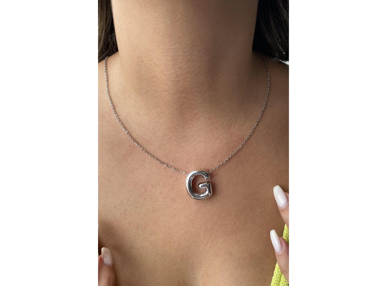 Gümüş Renk G Harf Çelik Balon Kolye