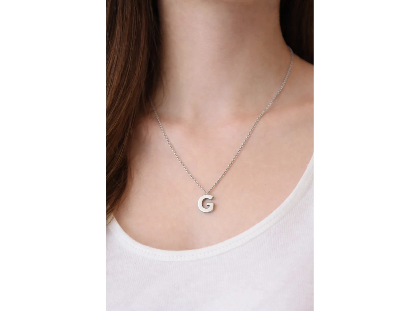 Gümüş Renk G Harf Çelik Kolye