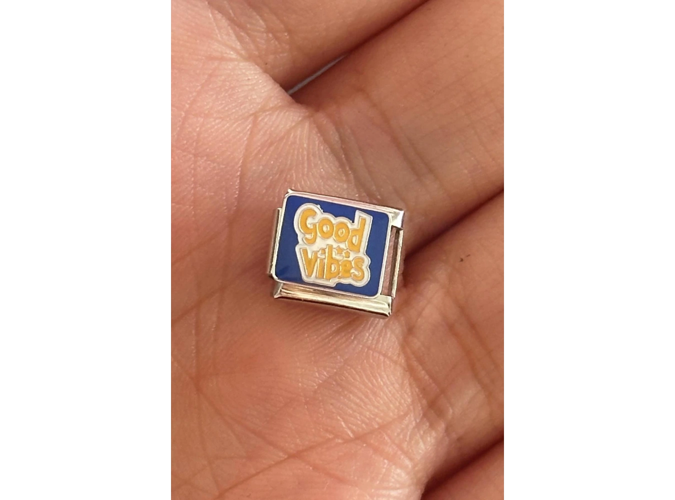 Gümüş Renk Good Vibes Yazılı Çelik Nomination Charm (Tek)