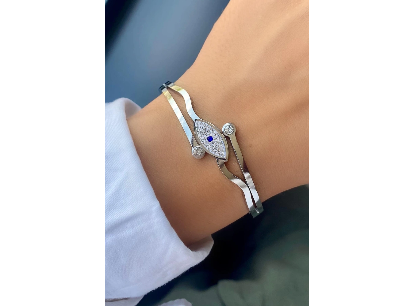 Gümüş Renk Göz Figürlü Çelik Kelepçe Bileklik