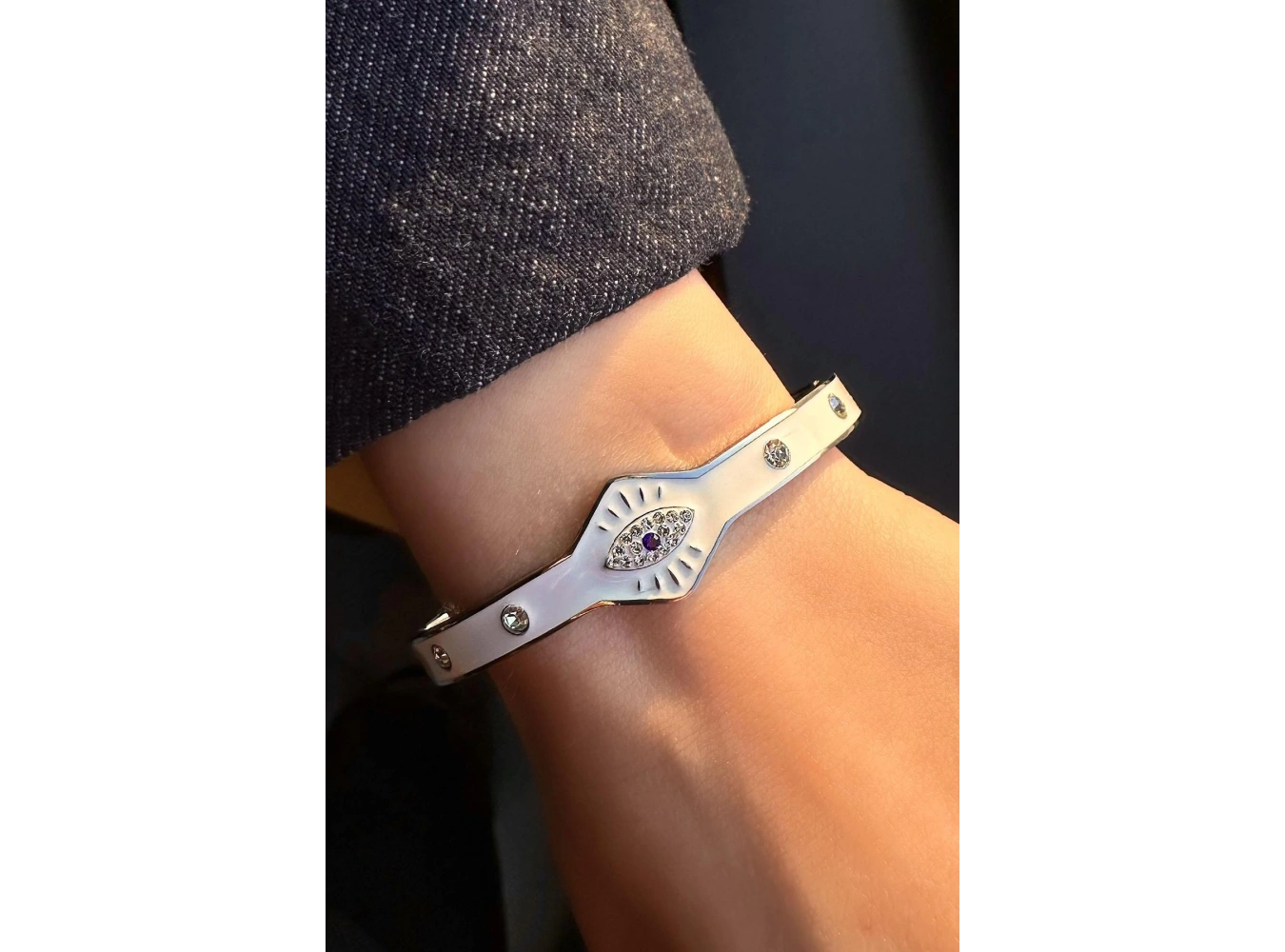 Gümüş Renk Göz Figürlü Çelik Kelepçe Bileklik