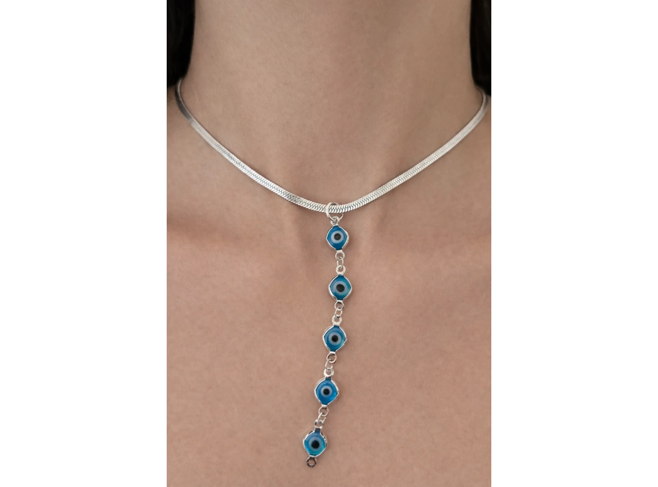 Gümüş Renk Göz Figürlü Çelik Kolye