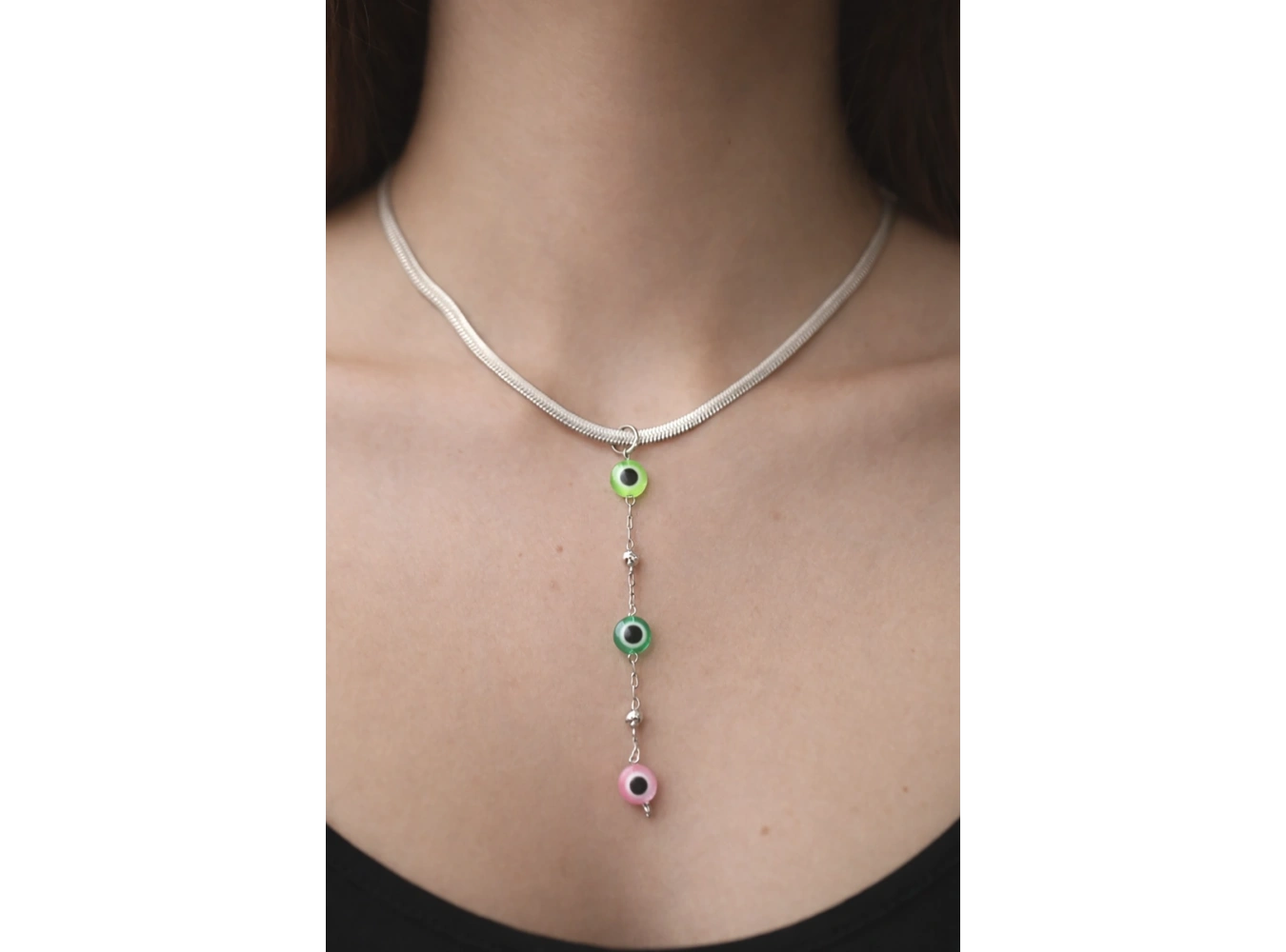 Gümüş Renk Göz Figürlü Çelik Kolye