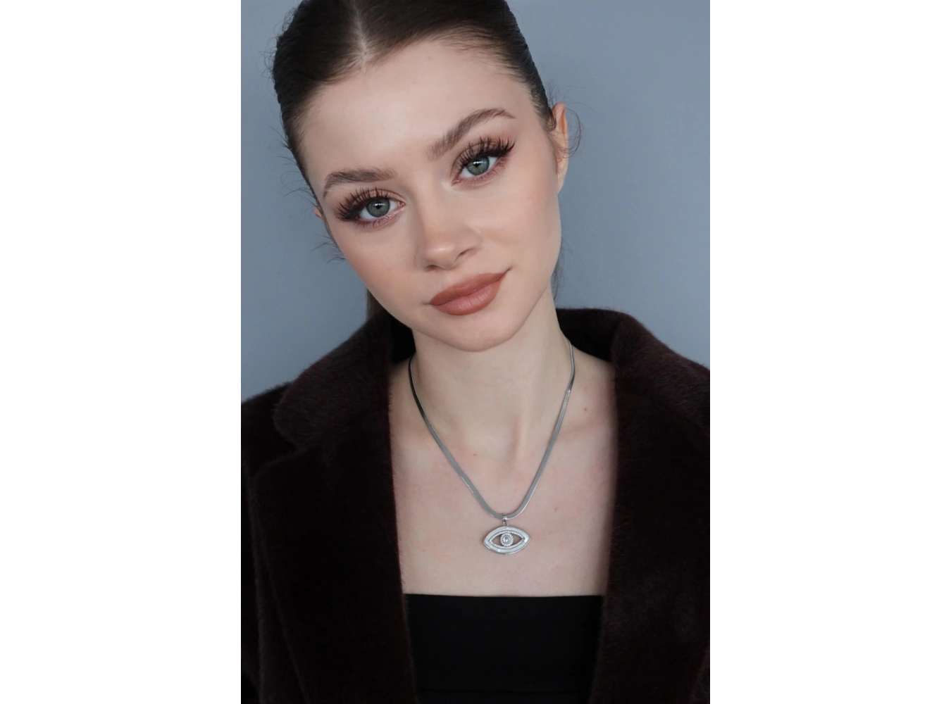 Gümüş Renk Göz Figürlü Çelik Kolye