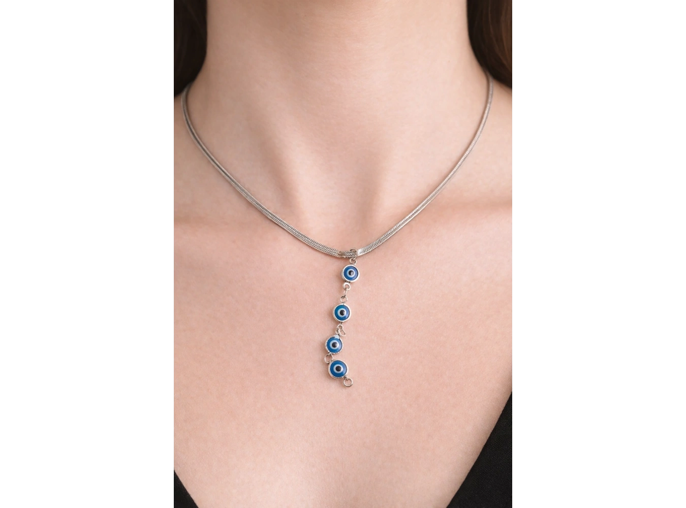 Gümüş Renk Göz Figürlü İtalyan Zincir Detaylı Çelik Kolye