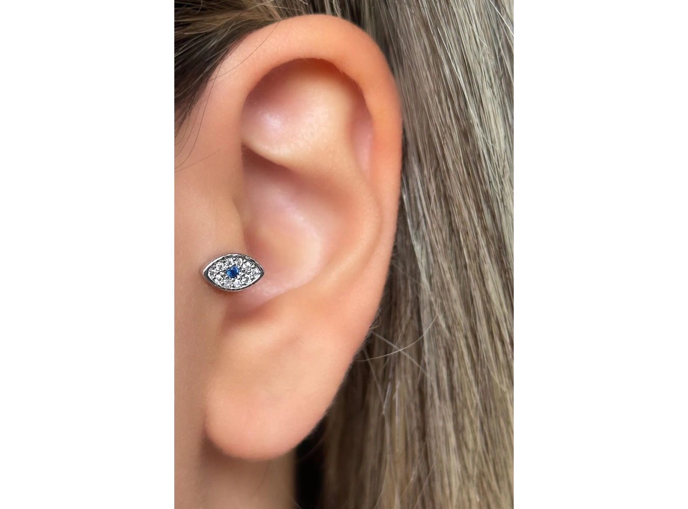 Gümüş Renk Göz Figürlü Taş Detaylı Çelik Tragus/Kıkırdak Küpe/Piercing (Tek)