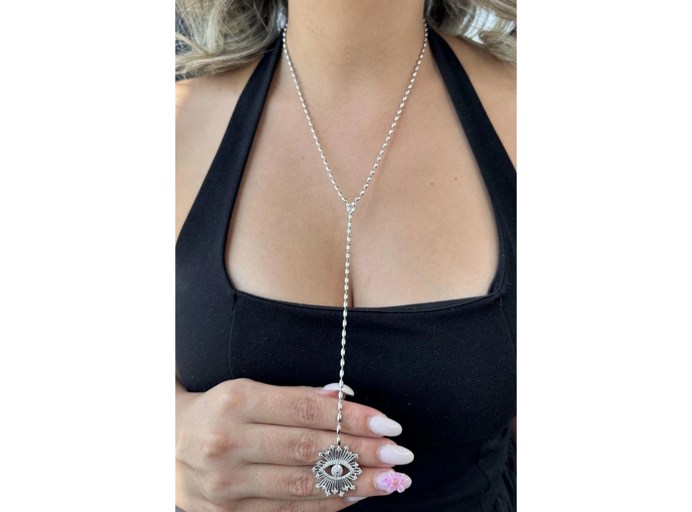 Gümüş Renk Göz Figürlü Y Kolye