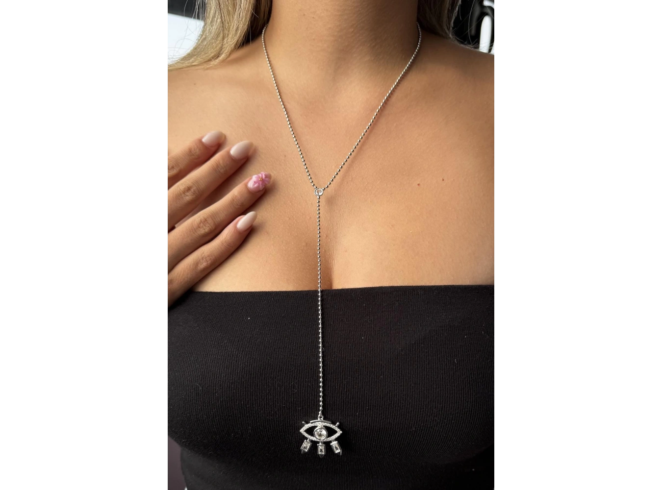 Gümüş Renk Göz Figürlü Y Kolye