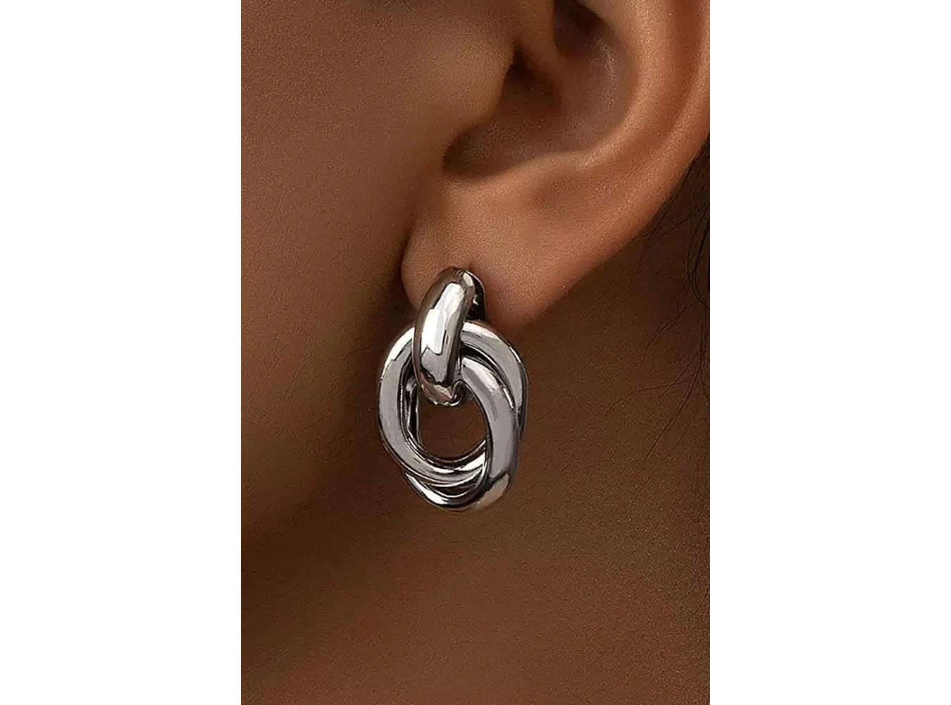 Gümüş Renk Halka Detaylı Çelik Küpe (Çift)