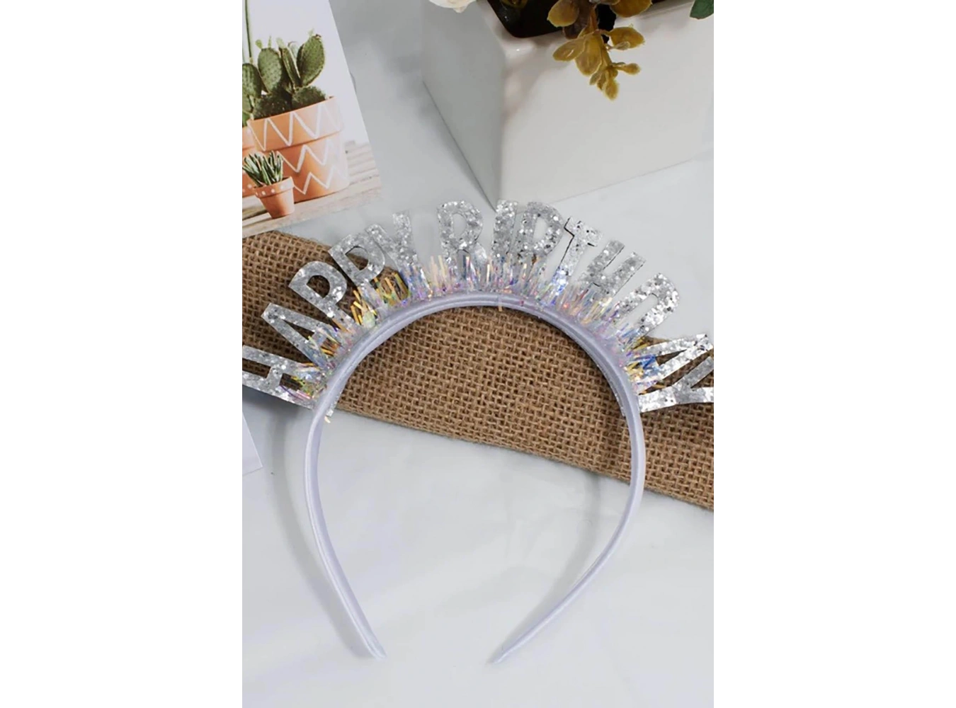 Gümüş Renk Happy Birthday Yazılı Taç