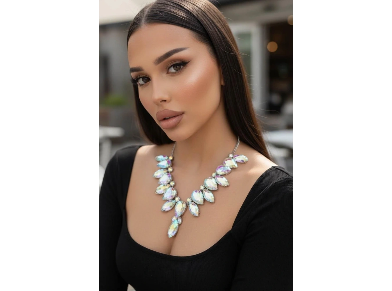 Gümüş Renk Hologram Taş Detaylı Tasarım Abiye Kolye