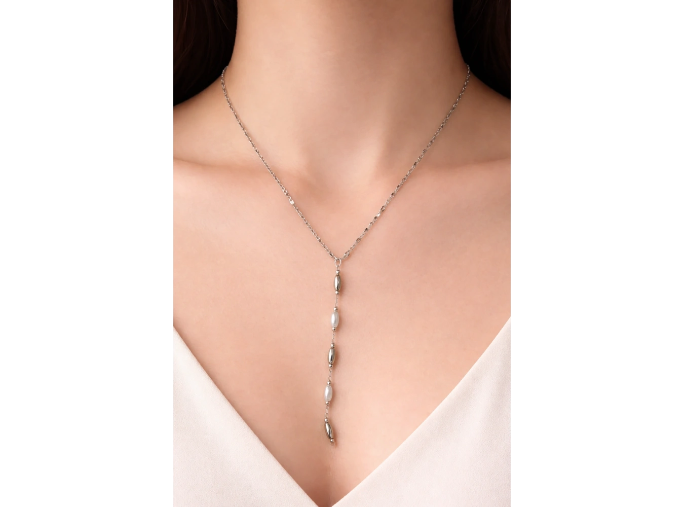 Gümüş Renk İnci Detaylı Çelik Y Kolye