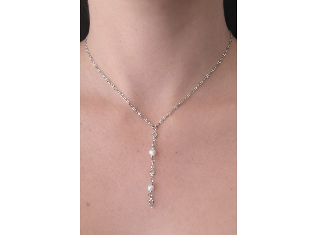 Gümüş Renk İnci Detaylı Çelik Y Kolye