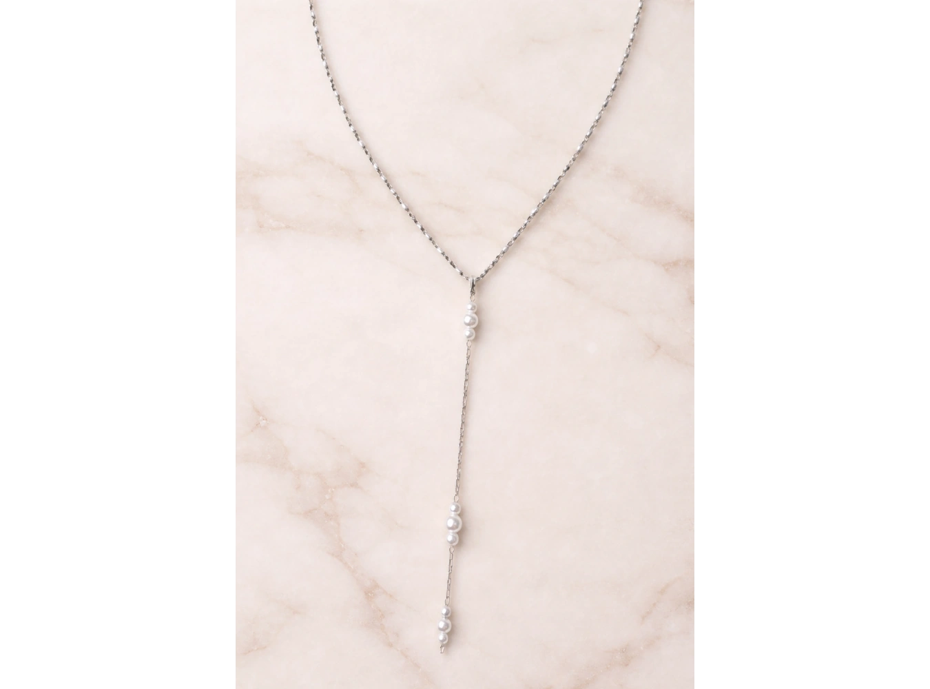 Gümüş Renk İnci Detaylı Çelik Y Kolye