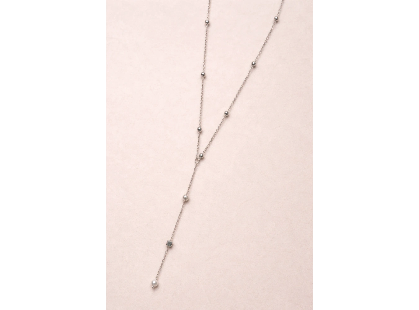 Gümüş Renk İnci Detaylı Çelik Y Kolye