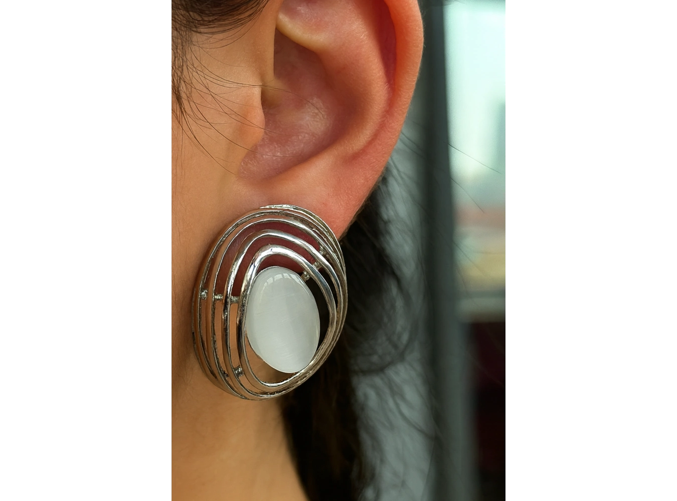 Gümüş Renk İnci Detaylı Küpe (Çift)