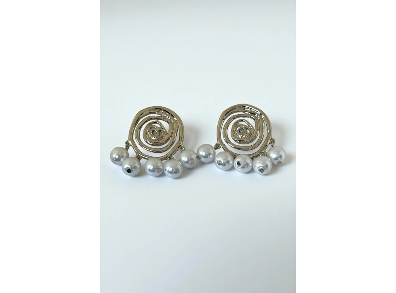 Gümüş Renk İnci Detaylı Küpe (Çift)