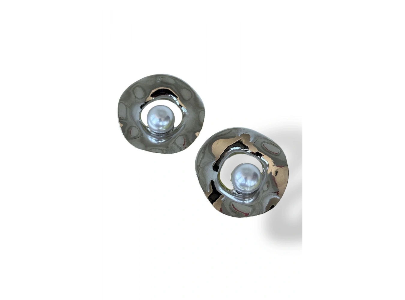 Gümüş Renk İnci Detaylı Küpe (Çift)