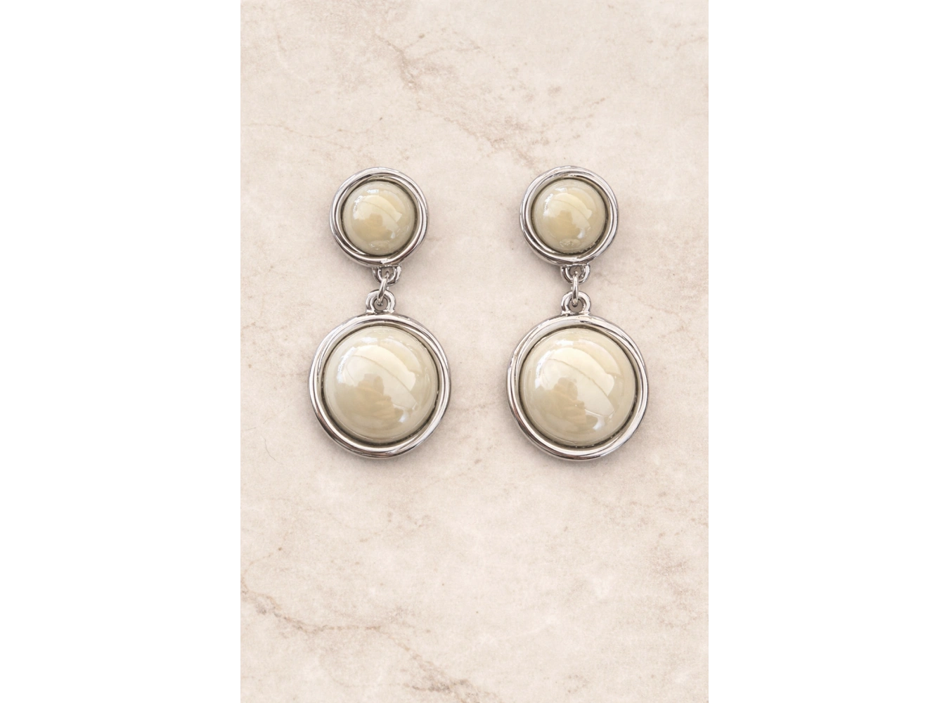 Gümüş Renk İnci Detaylı Küpe (Çift)