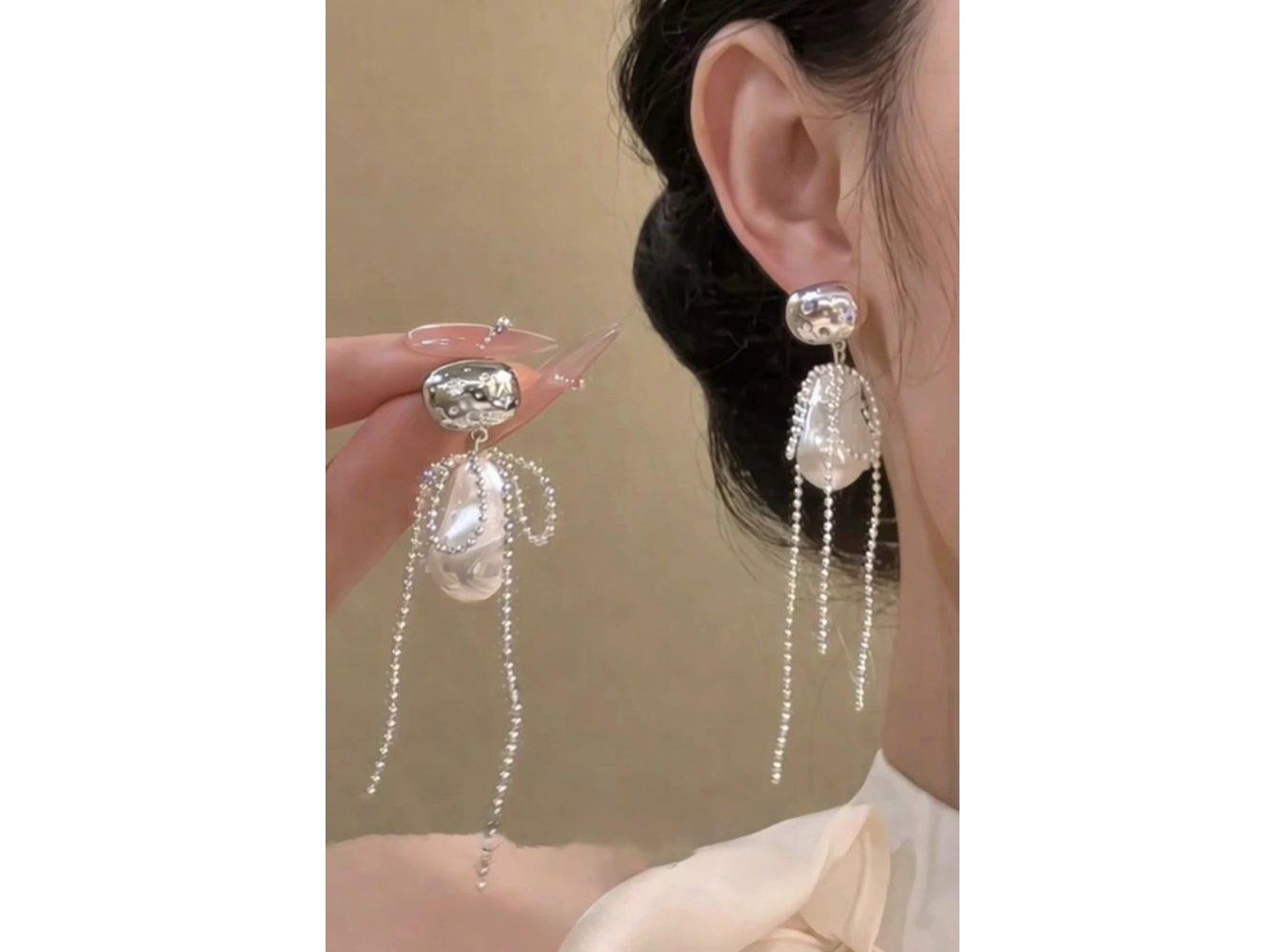 Gümüş Renk İnci Detaylı Sallantılı Küpe (Çift)