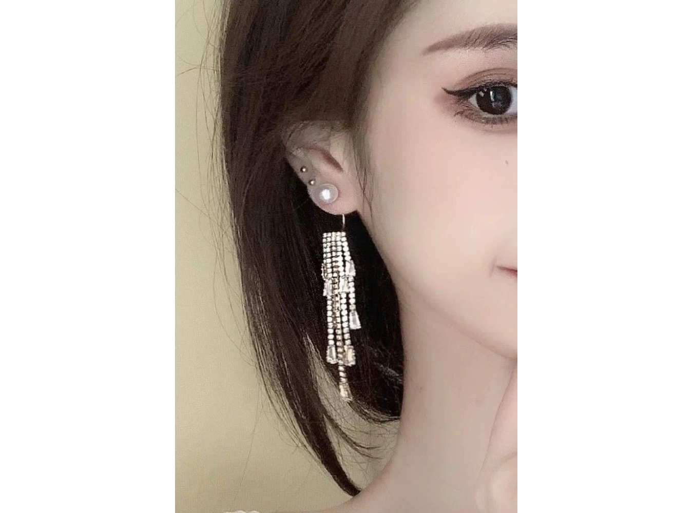 Gümüş Renk İnci Detaylı Taşlı Küpe (Çift)