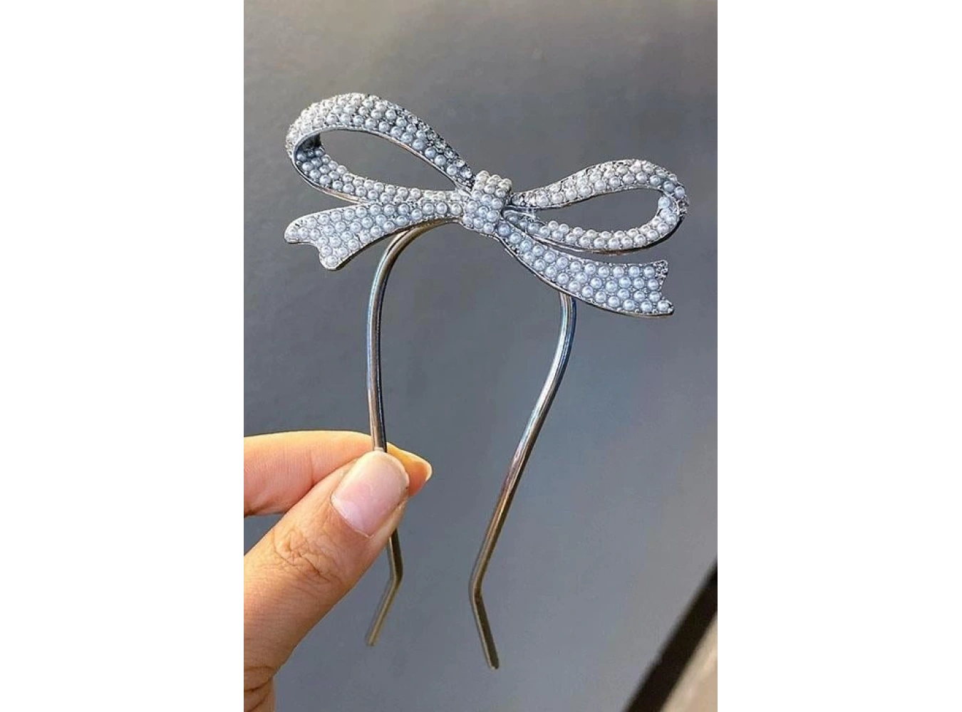 Gümüş Renk İnci Detaylı Topuz Toka