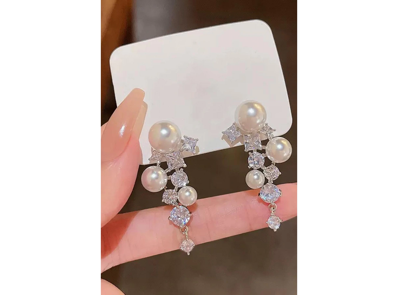 Gümüş Renk İnci Ve Taş Detaylı Küpe (Çift)
