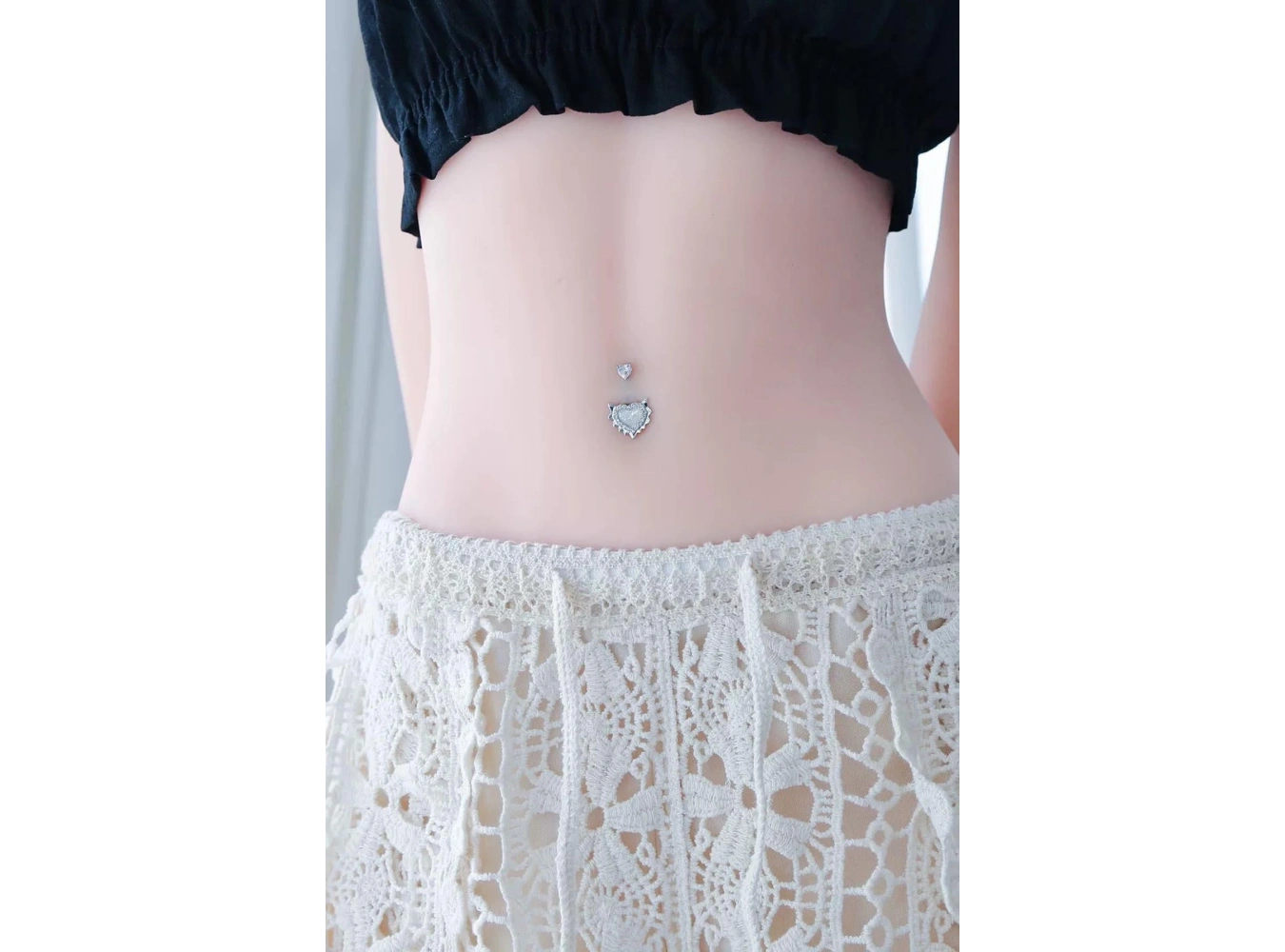 Gümüş Renk Kalp Detaylı Cerrahi Çelik Göbek Piercing