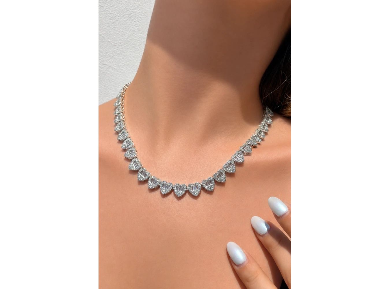 Gümüş Renk Kalp Detaylı Taşlı Vip 14K Altın Kaplama Kolye