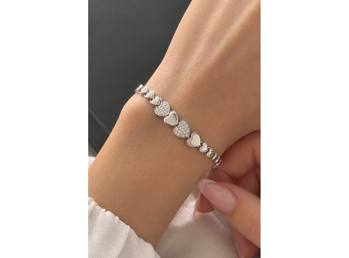 Gümüş Renk Kalp Figürlü 14K Altın Kaplama Taşlı Bileklik