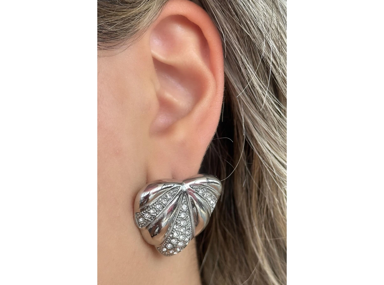 Gümüş Renk Kalp Figürlü Çelik Küpe (Çift)