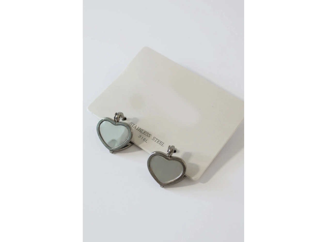 Gümüş Renk Kalp Figürlü Çelik Küpe (Çift)