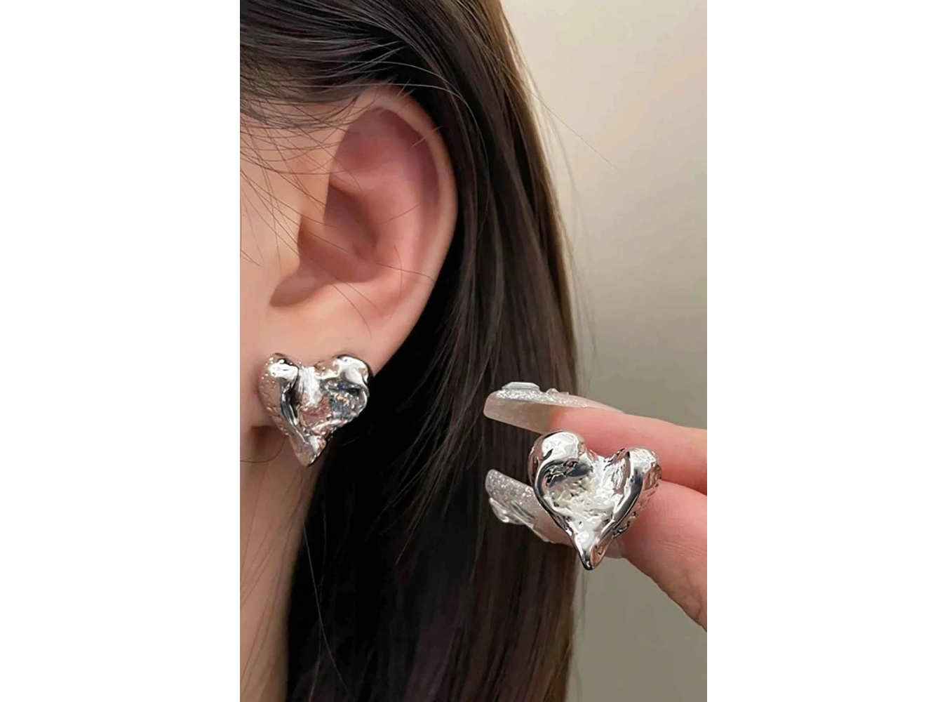 Gümüş Renk Kalp Figürlü Çelik Küpe (Çift)