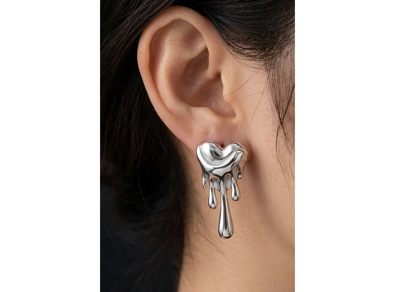 Gümüş Renk Kalp Figürlü Çelik Küpe (Çift)