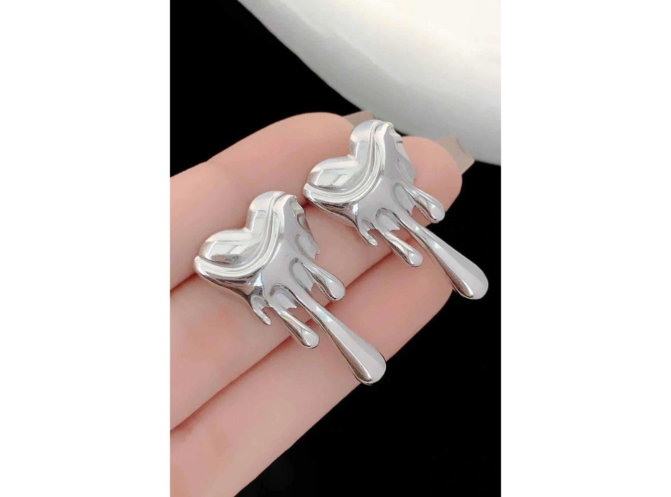 Gümüş Renk Kalp Figürlü Çelik Küpe (Çift)