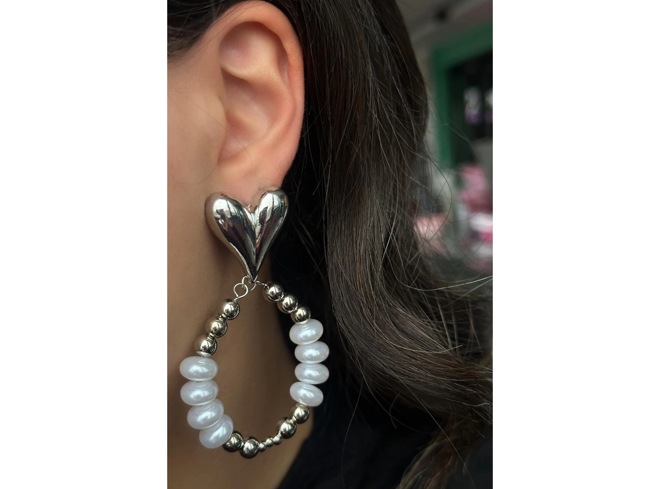 Gümüş Renk Kalp Figürlü İnci Detaylı Abiye Küpe (Çift)