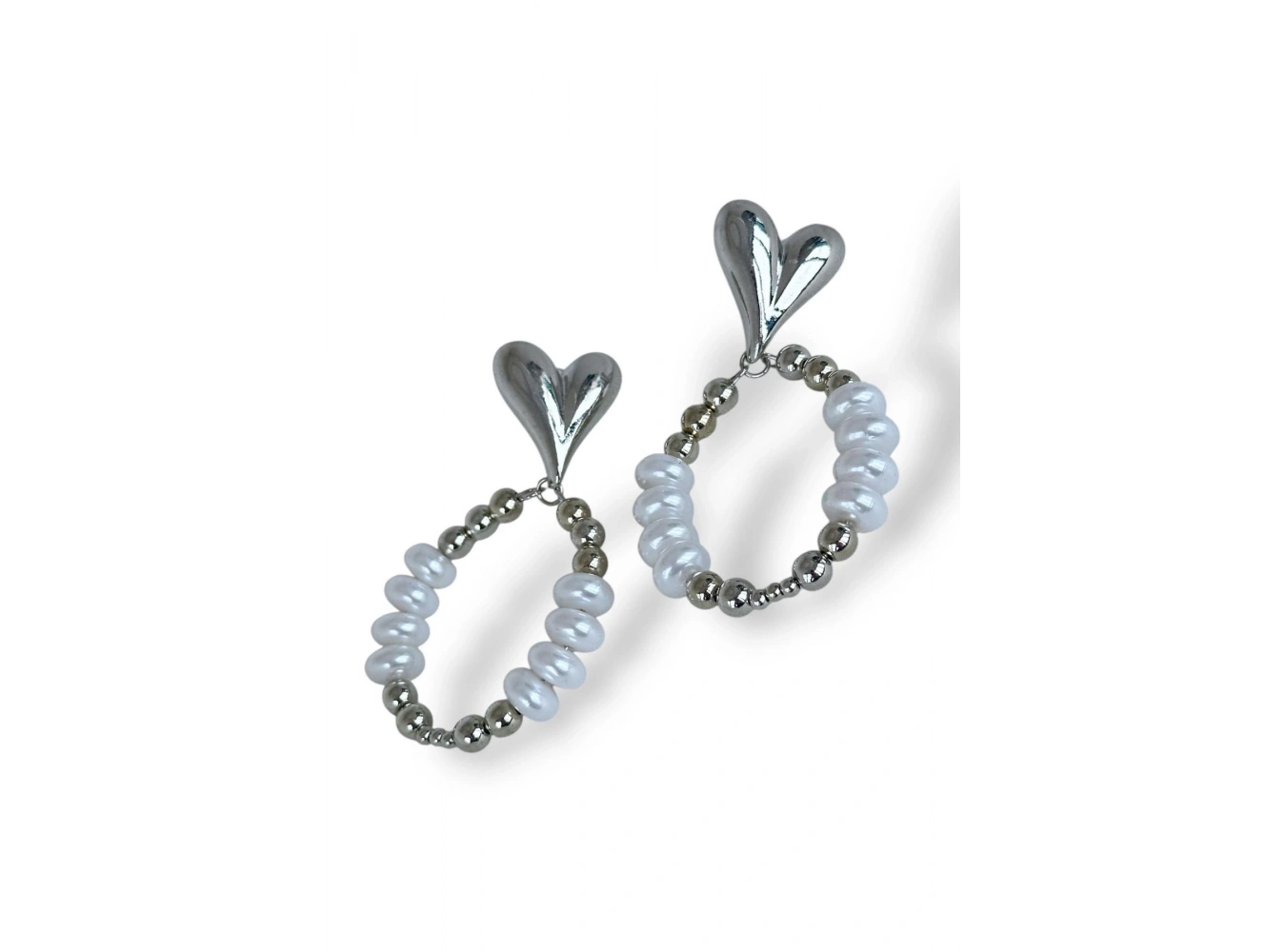 Gümüş Renk Kalp Figürlü İnci Detaylı Abiye Küpe (Çift)