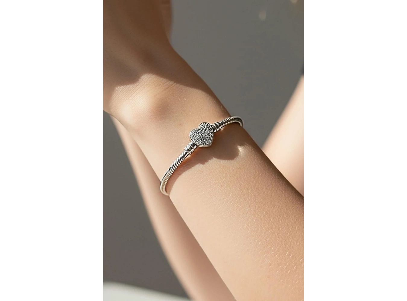 Gümüş Renk Kalp Figürlü Bileklik