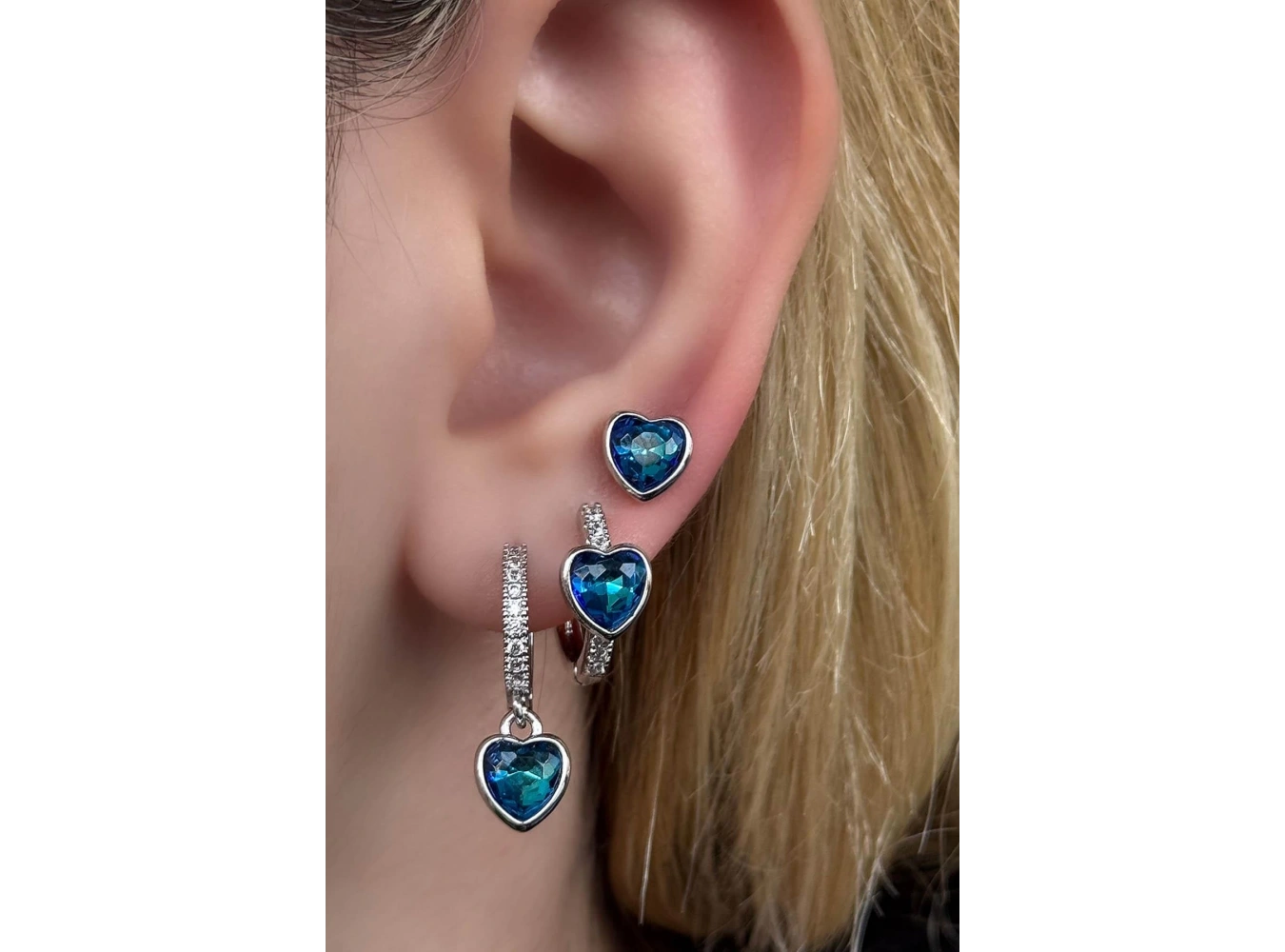 Gümüş Renk Kalp Figürlü Taş Detaylı 3lü YSX Küpe Set