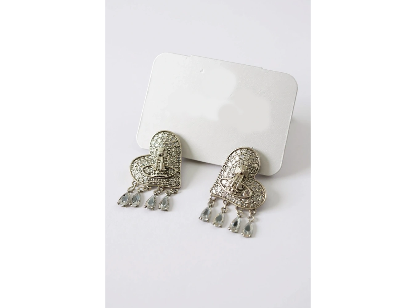 Gümüş Renk Kalp Figürlü Taş Detaylı Küpe (Çift)