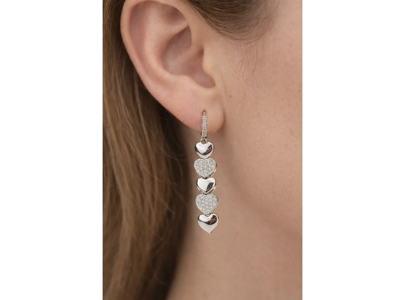 Gümüş Renk Kalp Figürlü Taş Detaylı Sallantılı 14K Altın Kaplama Küpe (Çift)