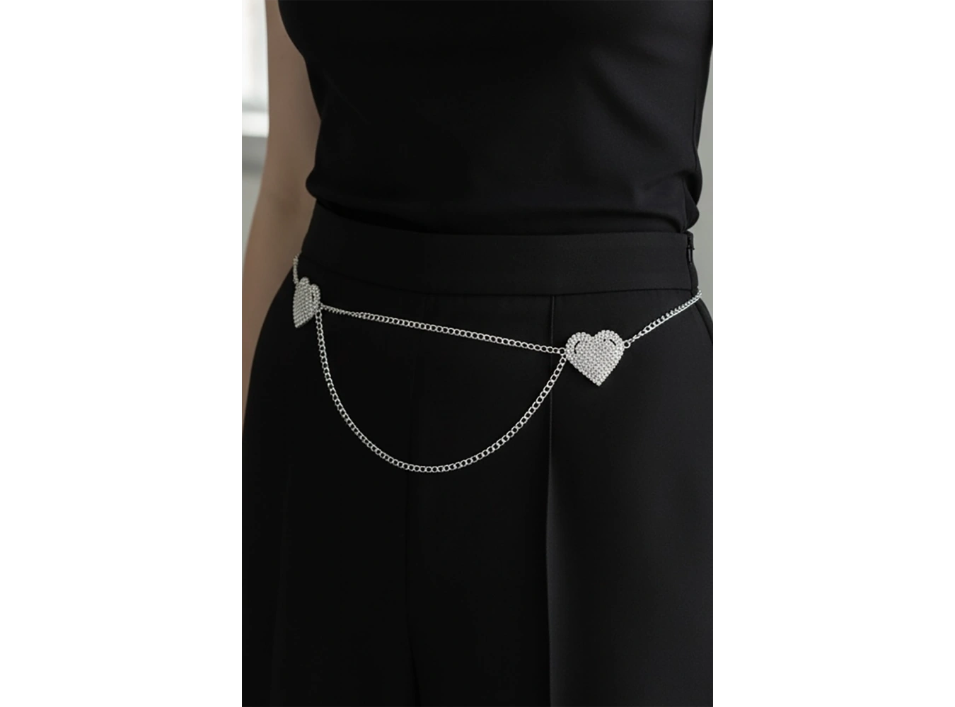 Gümüş Renk Kalp Figürlü Taş Detaylı Tasarım Bel Zinciri/Vücut Aksesuar