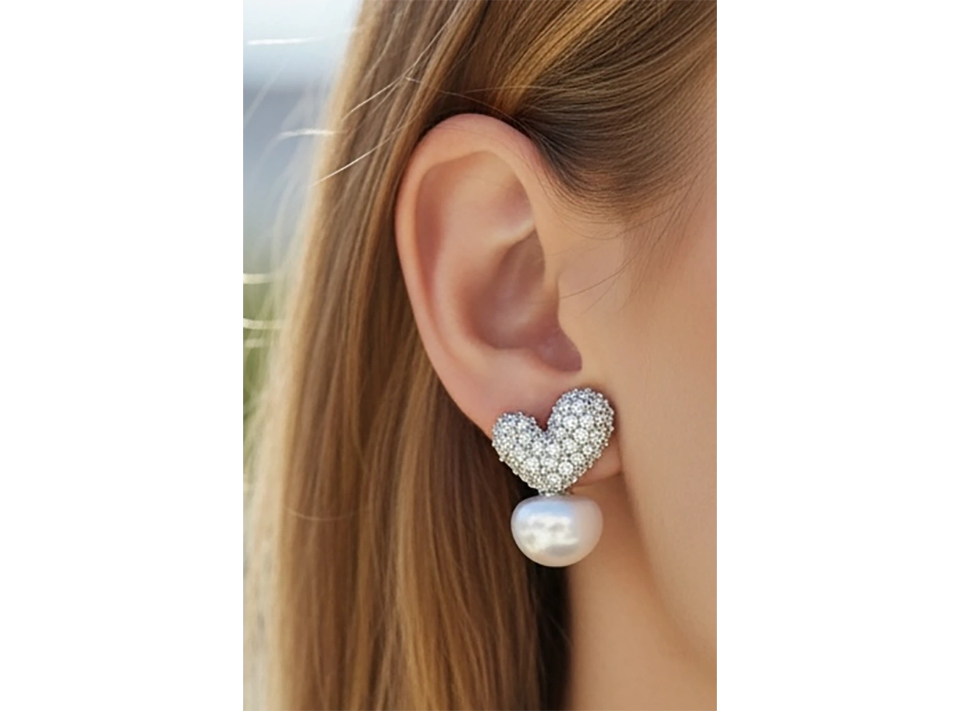 Gümüş Renk Kalp Figürlü Taş Ve İnci Detaylı 14K Altın Kaplama Küpe (Çift)