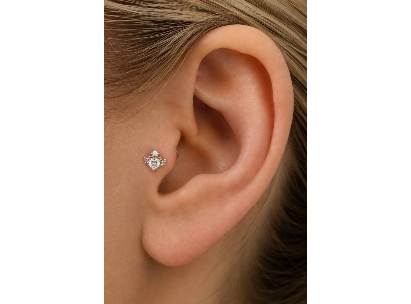 Gümüş Renk Kalp Figürlü   Taşlı Cerrahi Çelik Tragus/Kıkırdak Küpe/Piercing (Tek)