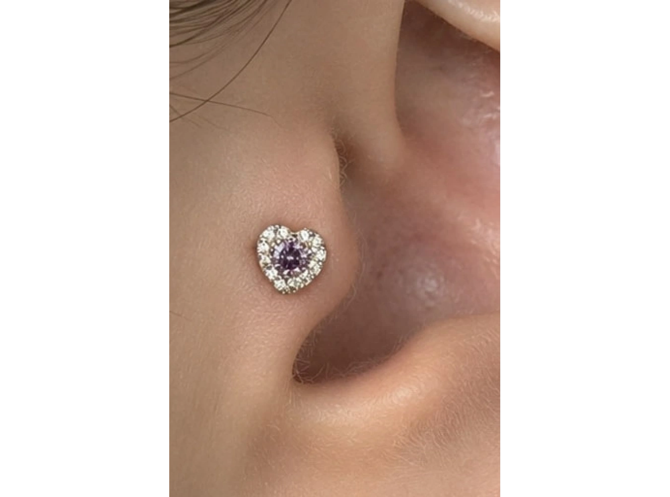 Gümüş Renk Kalp Figürlü Taşlı Cerrahi Çelik Tragus/Kıkırdak Küpe/Piercing (Tek)