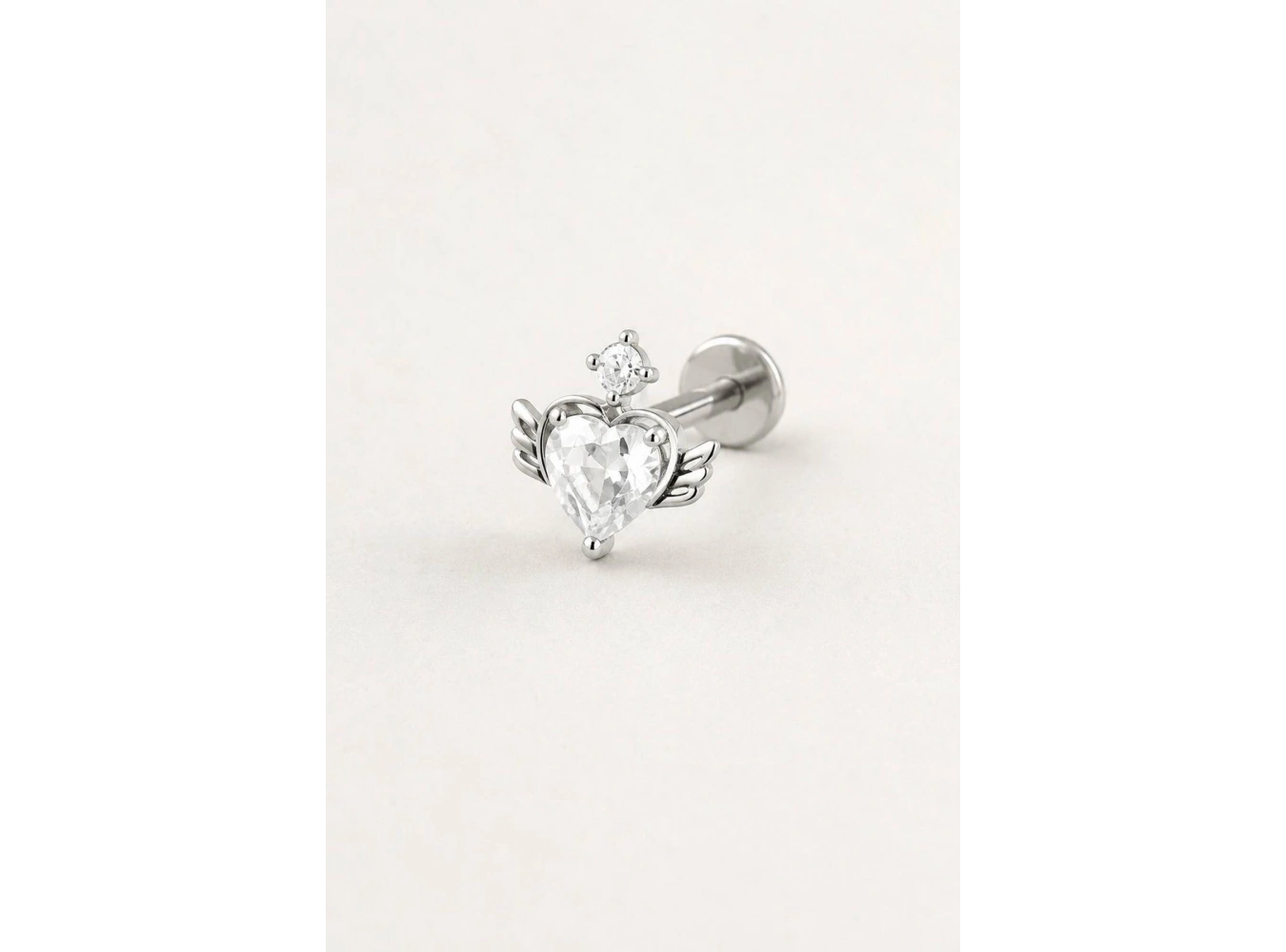 Gümüş Renk Kalp Figürlü   Taşlı Cerrahi Çelik Tragus/Kıkırdak Küpe/Piercing (Tek)
