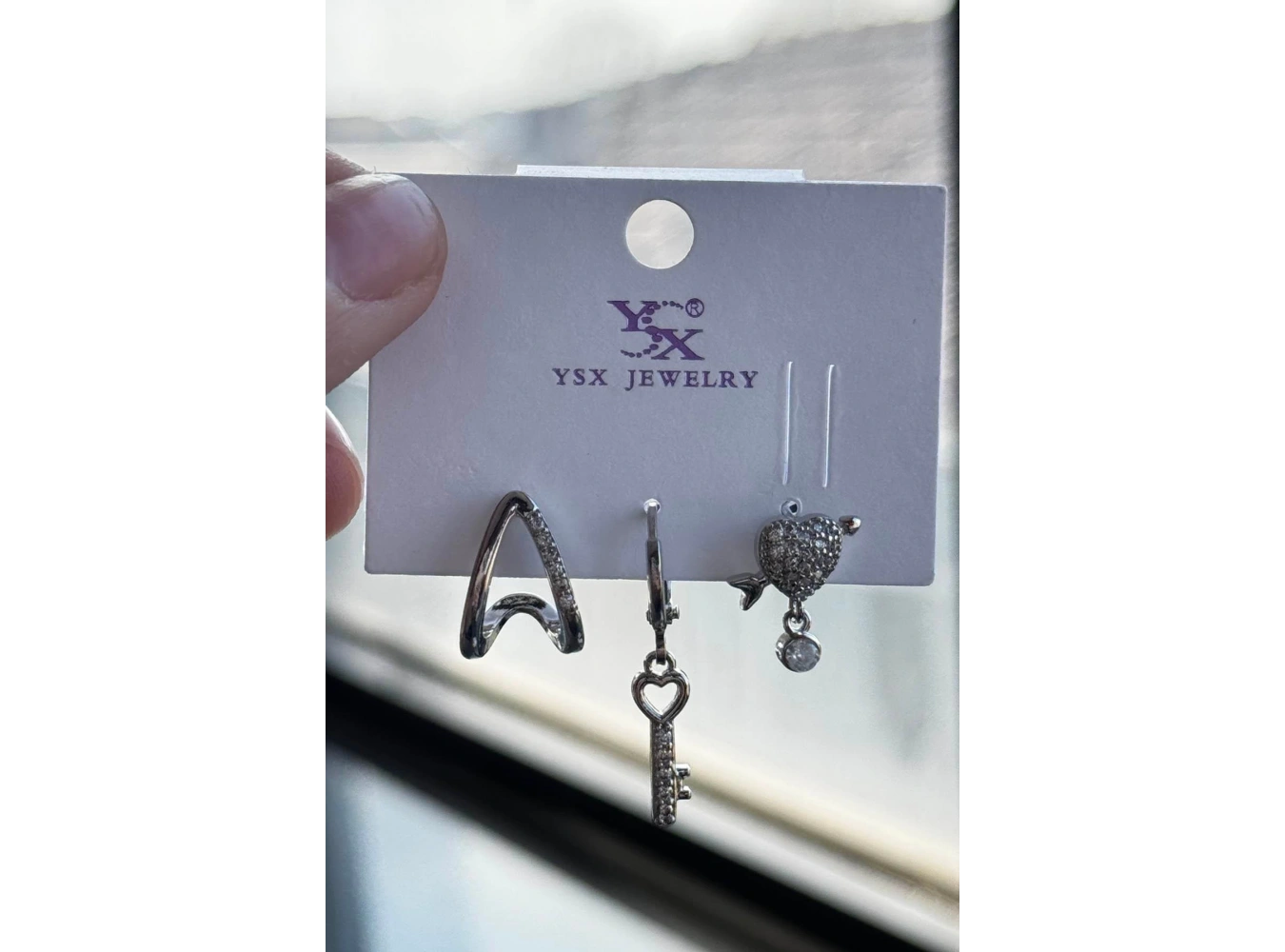 Gümüş Renk Kalp Ve Anahtar Figürlü Taş Detaylı VİP 3lü YSX Küpe Set